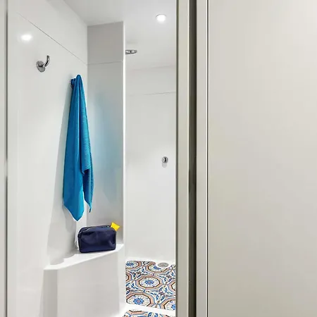 Hotelf1 Pont De L'europe מלון *