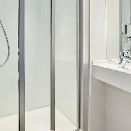 מלון Hotelf1 Pont De L'europe