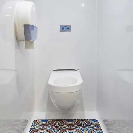 Hotelf1 Pont De L'europe