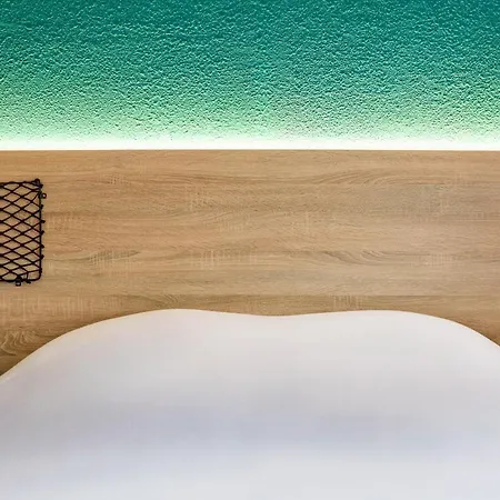 Hotelf1 Pont De L'europe שטרסבורג