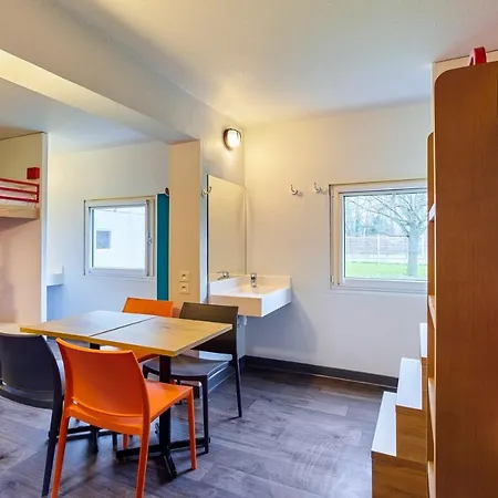 Hotelf1 Pont De L'europe מלון *