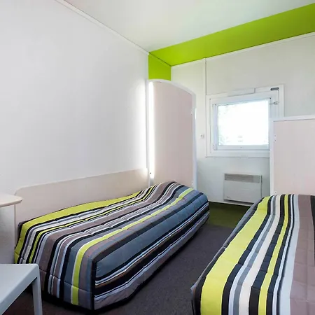 Hotelf1 Pont De L'europe מלון