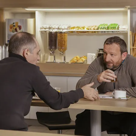 Hotelf1 Pont De L'europe מלון