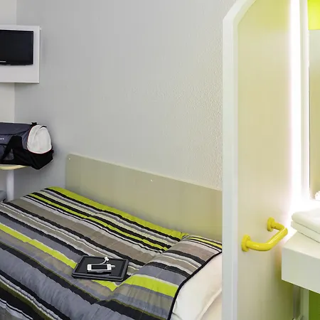 Hotelf1 Pont De L'europe *