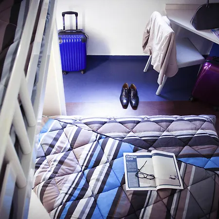 Hotelf1 Pont De L'europe *