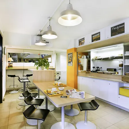 מלון Hotelf1 Pont De L'europe