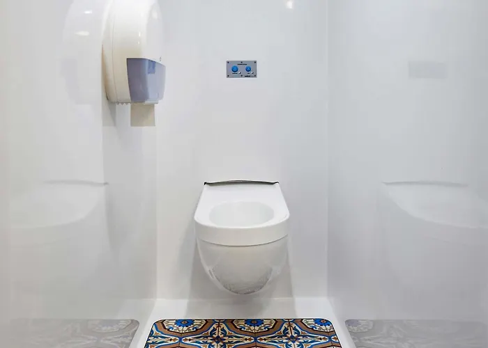 Hotelf1 Pont De L'europe