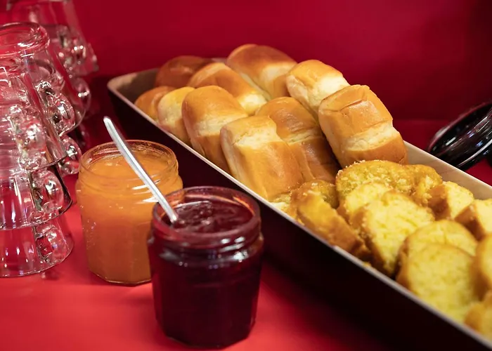 Hotelf1 Pont De L'europe Hotel *