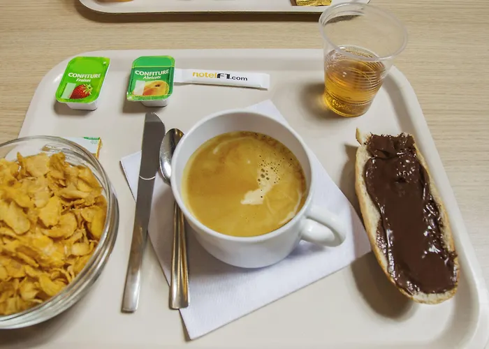 Hotelf1 Pont De L'europe Hotel *