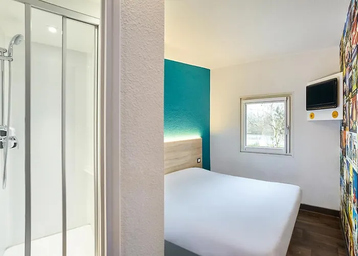 Hotelf1 Pont De L'europe Hotel *