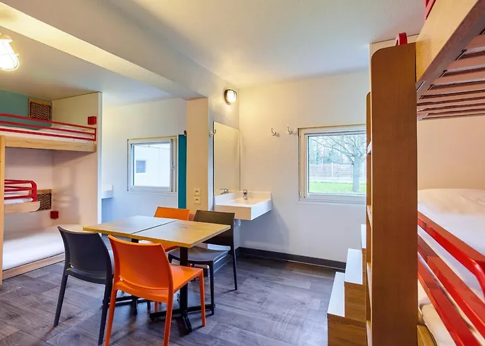 Hotelf1 Pont De L'europe Hotel *