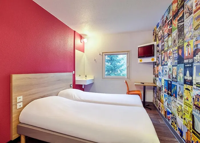 Hotelf1 Pont De L'europe Hotel *