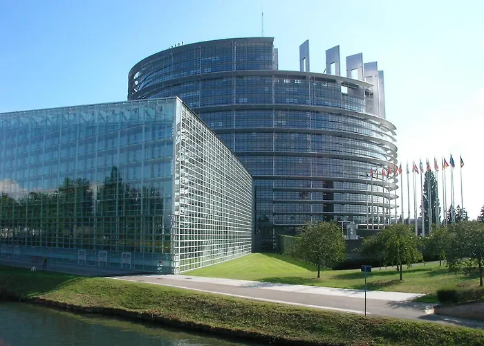 Hotelf1 Pont De L'europe *