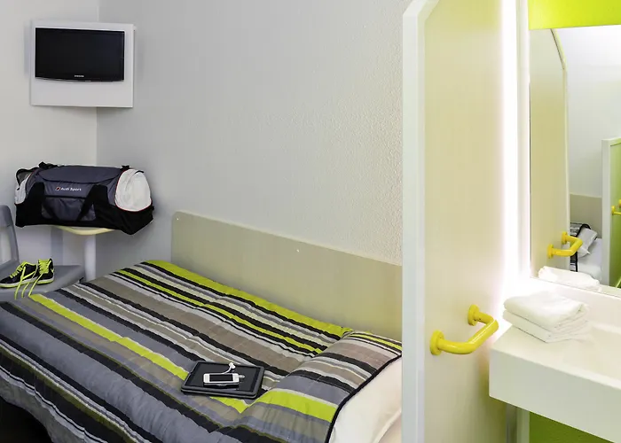 Hotelf1 Pont De L'europe *