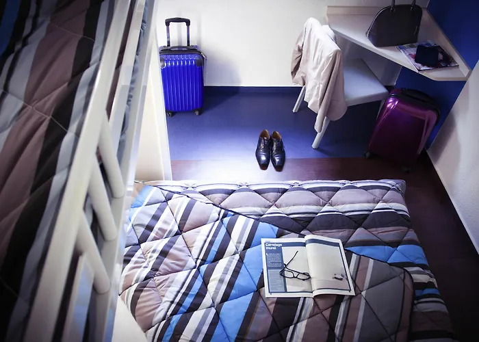 Hotelf1 Pont De L'europe *