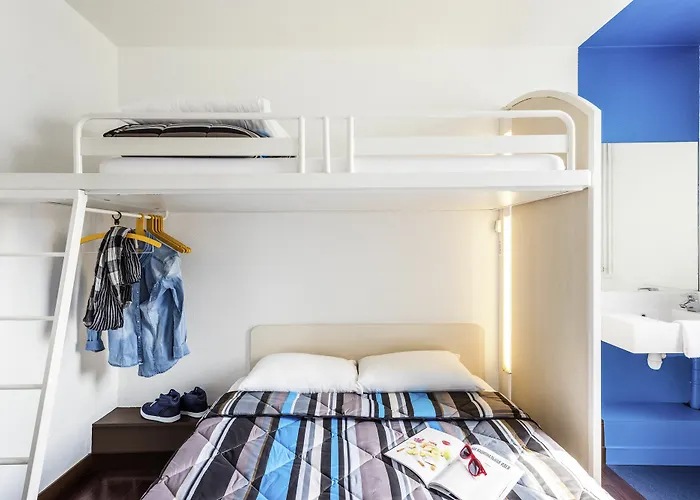 Hotelf1 Pont De L'europe Hotel