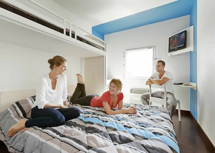 Hotelf1 Pont De L'europe Hotel