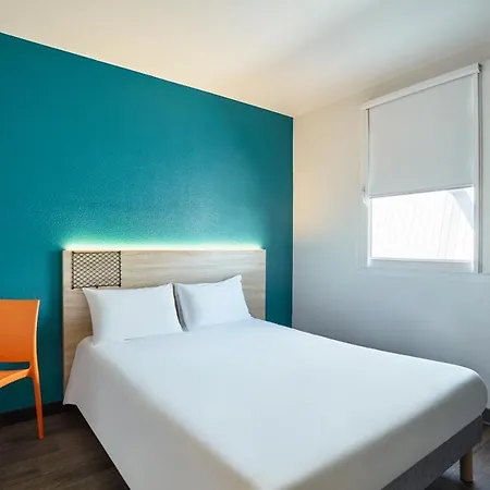 Otel Hotelf1 Pont De L'europe