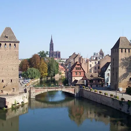 Otel Hotelf1 Pont De L'europe *