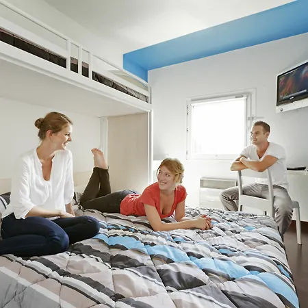 Hotelf1 Pont De L'europe Otel